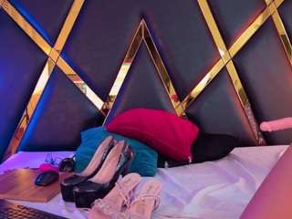 mia-rouge1 Live Webcam on CamSoda