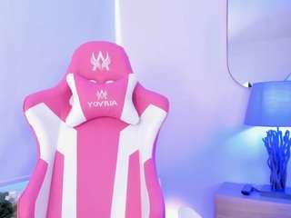 Live webcam model violetnova on Soda Cams