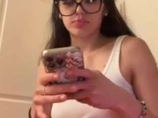 Live webcam model brunettefantasy4848 on Soda Cams