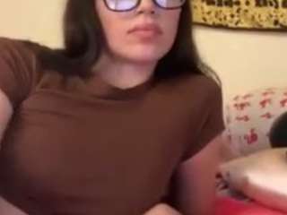 Live webcam model brunettefantasy4848 on Soda Cams