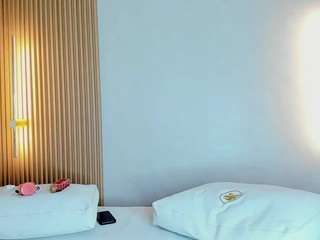 dalila-sette's CamSoda show and profile