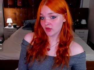 emili-hols live webcam show