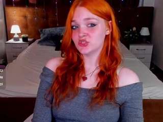 emili-hols live webcam show