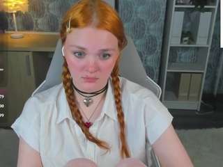 Emili-Hols live cam on CamSoda