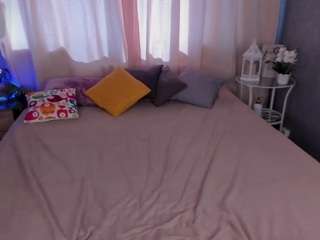 Emili-Hols live cam