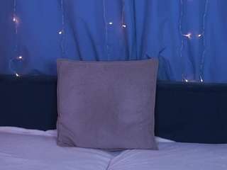 Live webcam model lanajels on Soda Cams