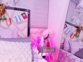 lili-jhs Sex Cam Show