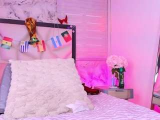 lili-jhs Sex Cam Show