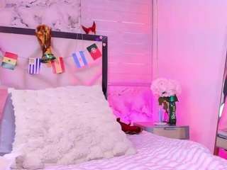 lili-jhs Sex Cam Show