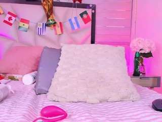 lili-jhs Sex Cam Show