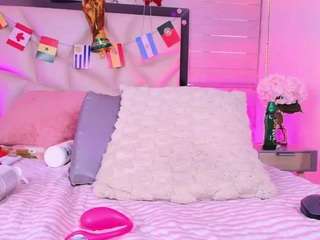 lili-jhs Sex Cam Show