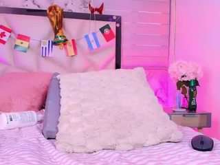 lili-jhs Sex Cam Show