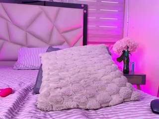 lili-jhs Sex Cam Show