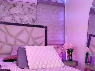 lili-jhs live webcam show