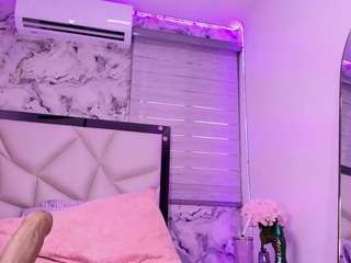 lili-jhs live webcam show