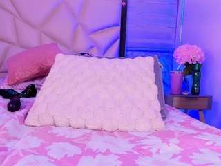 lili-jhs Sex Cam Show