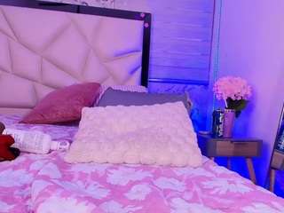 lili-jhs live webcam show