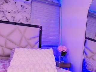 lili-jhs live webcam show