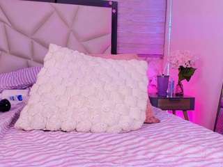 lili-jhs live webcam show