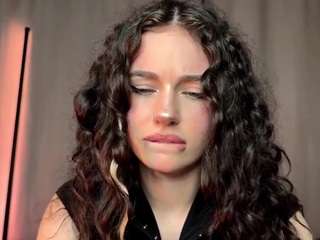 moonfaairy's CamSoda show and profile