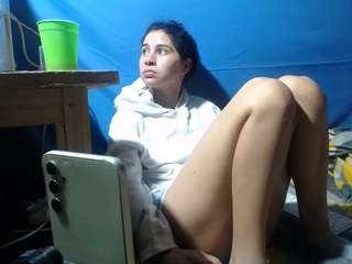 Live webcam model rousee-xxx on Soda Cams