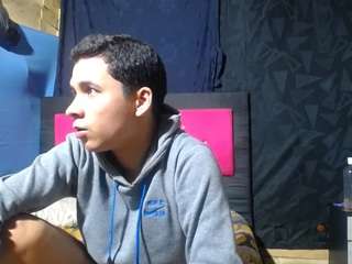 rousee-xxx Live Webcam on CamSoda