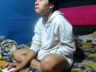 rousee-xxx's CamSoda show and profile