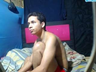 rousee-xxx's CamSoda show and profile