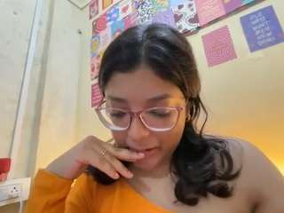 Live webcam model sexhuttt on Soda Cams