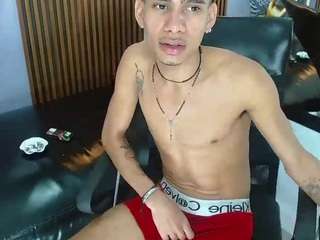 skinny-cute-alyer webcam model