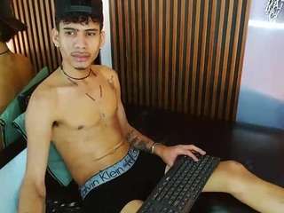 skinny-cute-alyer