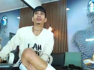 skinny-cute-alyer