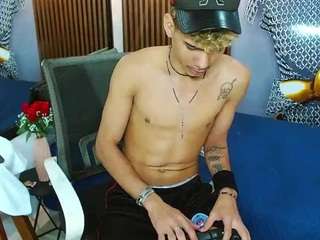 skinny-cute-alyer
