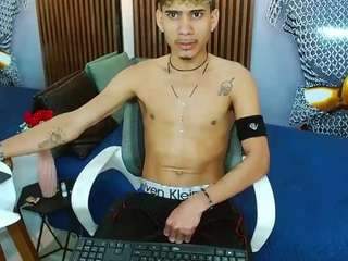 skinny-cute-alyer