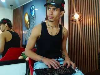 skinny-cute-alyer Sex Cam Show