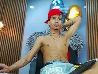 skinny-cute-alyer live webcam show