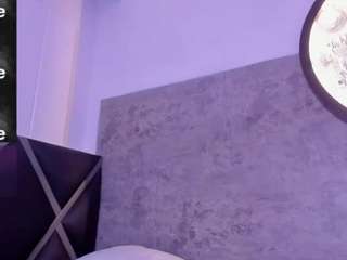 zoe-ross's CamSoda show and profile