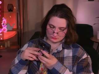 fairy-tara's CamSoda show and profile