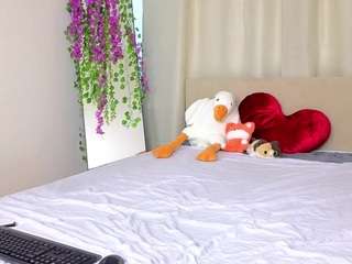 milena-milyan live webcam show