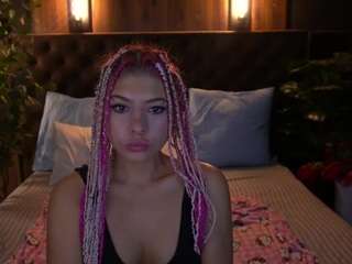 PinkyTrix live cam preview