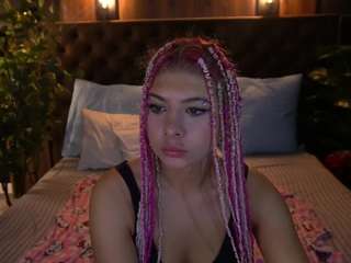 PinkyTrix live cam preview