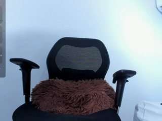 adam-walker90 webcam model