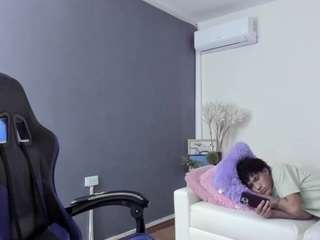 adam-walker90 live webcam show