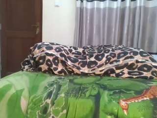Cutey-pinky live webcam show