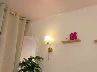 Live webcam model iriivalmont on Soda Cams