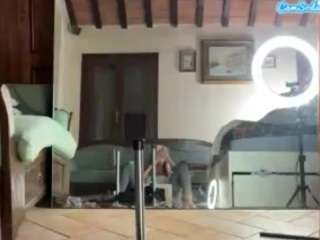 Chiara Lewis live cam preview