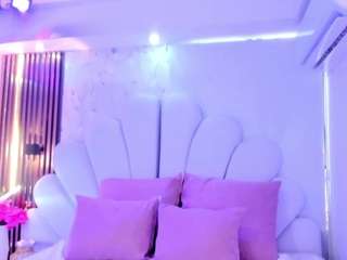 lunabloomm live cam preview
