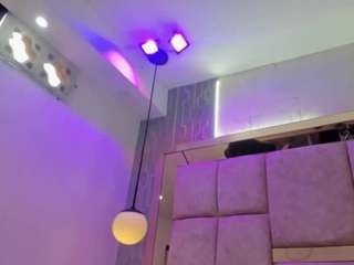 lunabloomm live cam preview