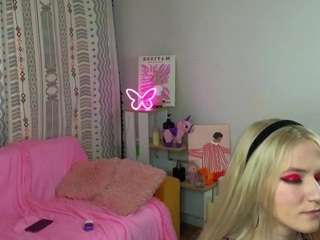 keiraharkenreader webcam