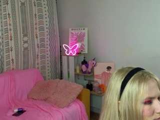 keiraharkenreader webcam